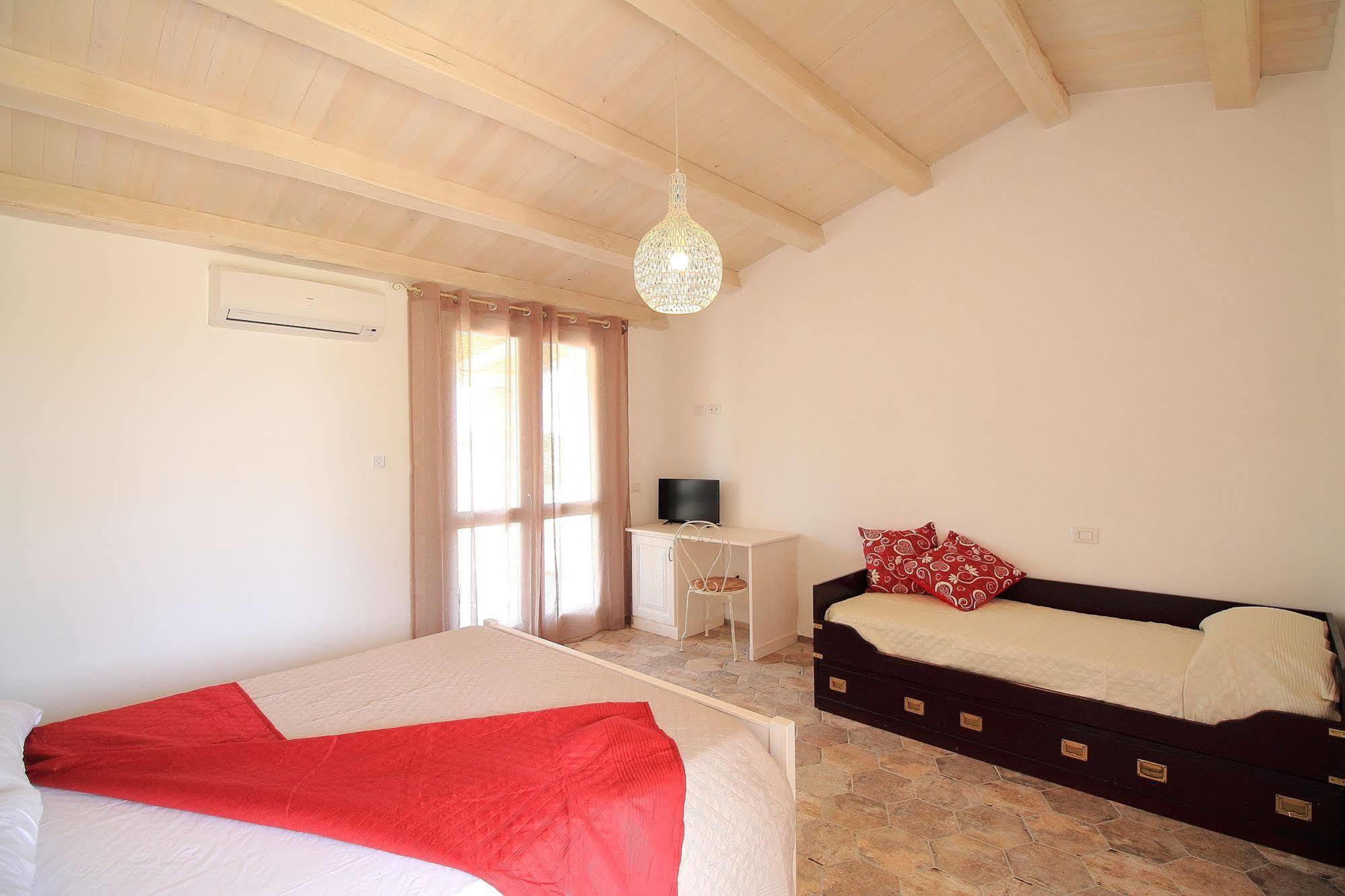 Villa Oasi Blu Calasetta Exterior foto